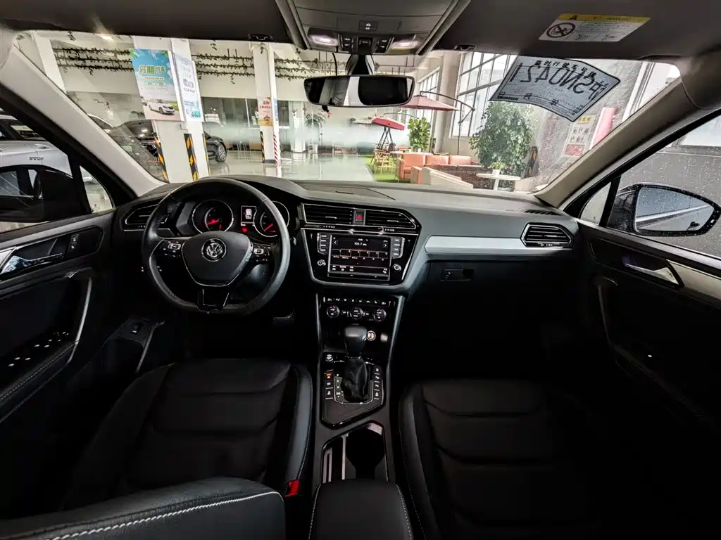 Volkswagen Tiguan L 2017 — фото 23