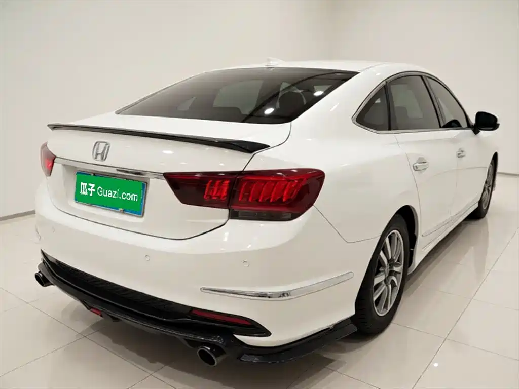 Honda Spirior 2015 — фото 5