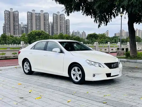 Toyota Reiz 2011