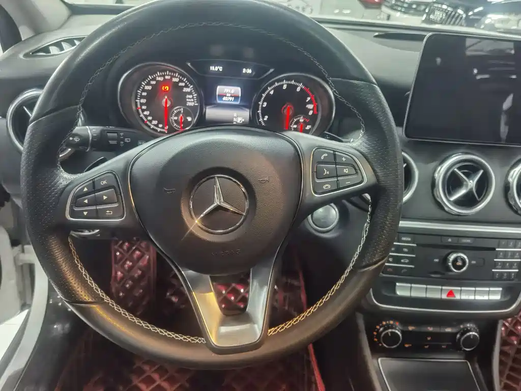 Mercedes-Benz GLA 2017 — фото 9