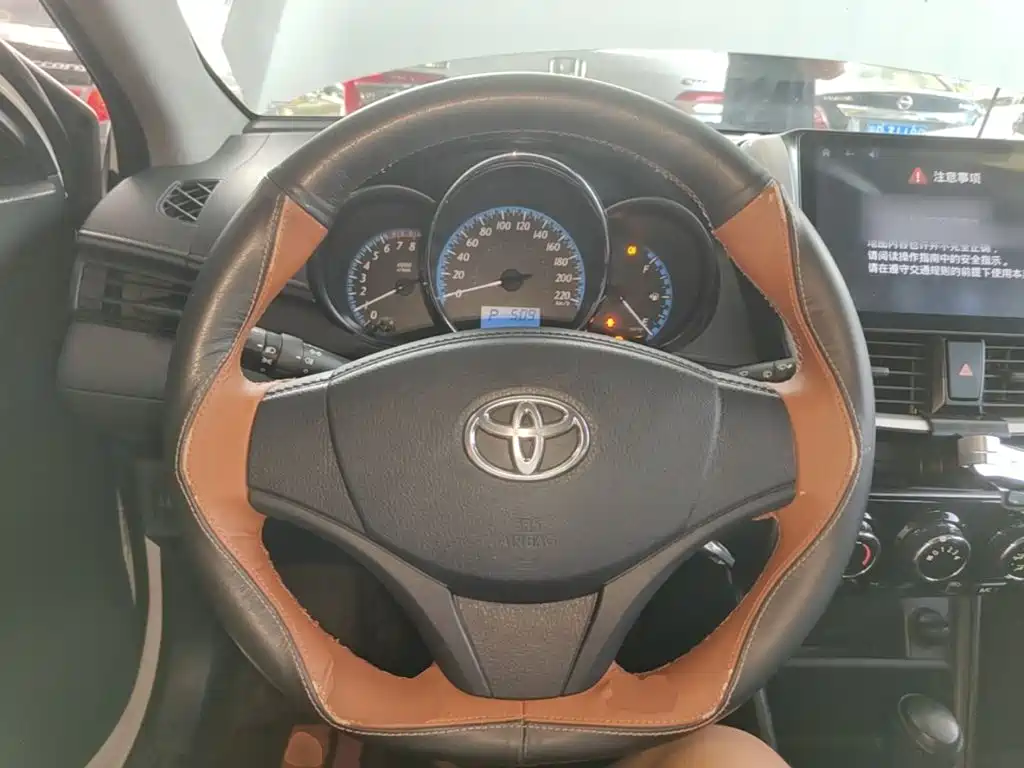 Toyota Yaris L 2018 — фото 11