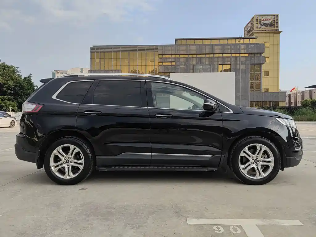 Ford Edge 2017 — фото 9