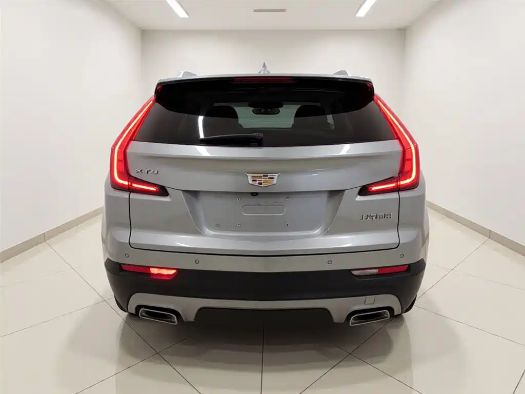 Cadillac XT4 2023 — фото 6