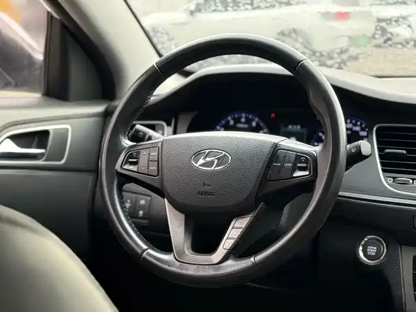 Hyundai Mistra 2014