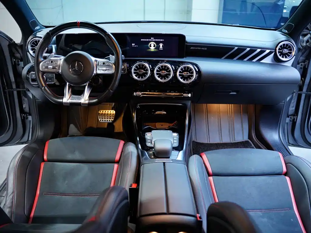 Mercedes-Benz A-Class AMG 2022 — фото 33