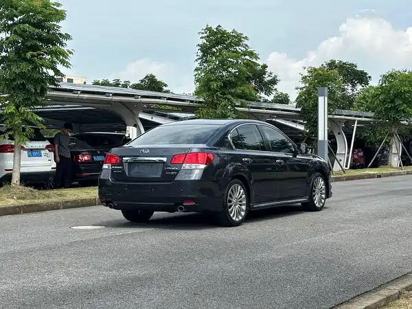 Subaru Legacy 2011