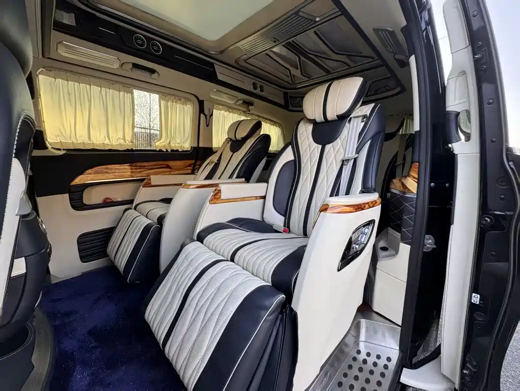Mercedes-Benz V-Class 2020 — фото 8