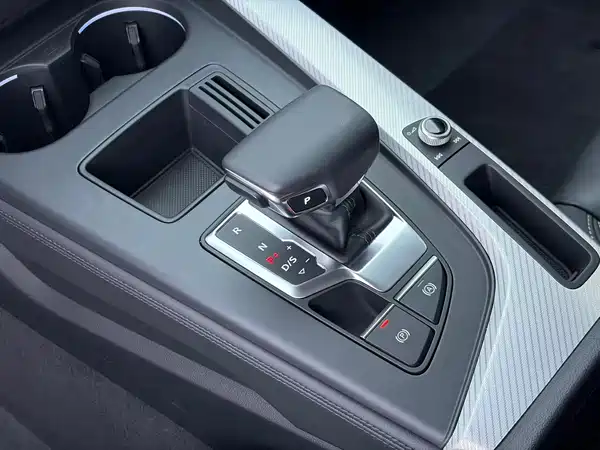 Audi A4L 2021