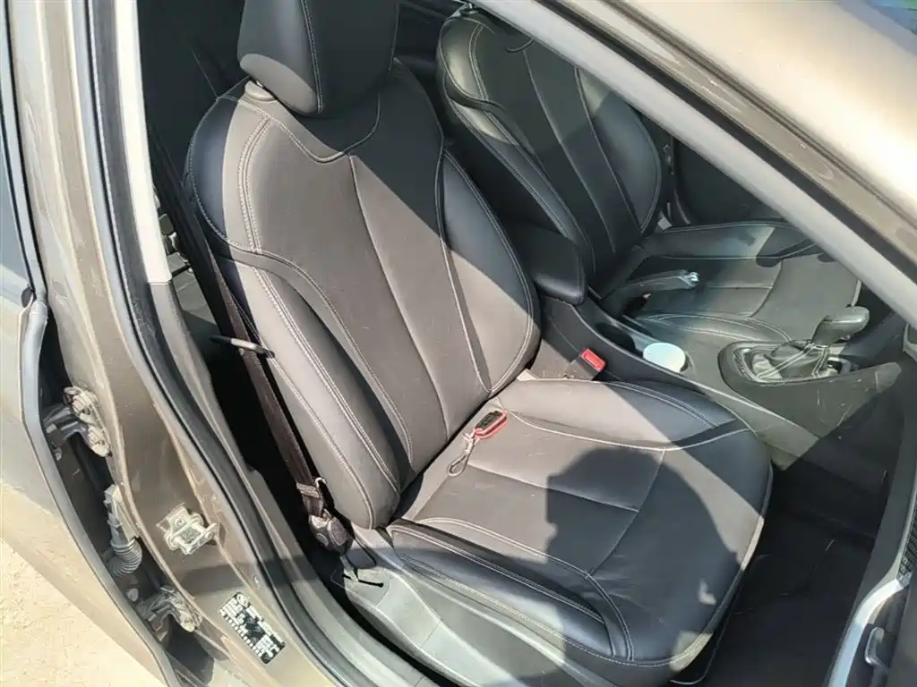 Buick Excelle 2015 — фото 25