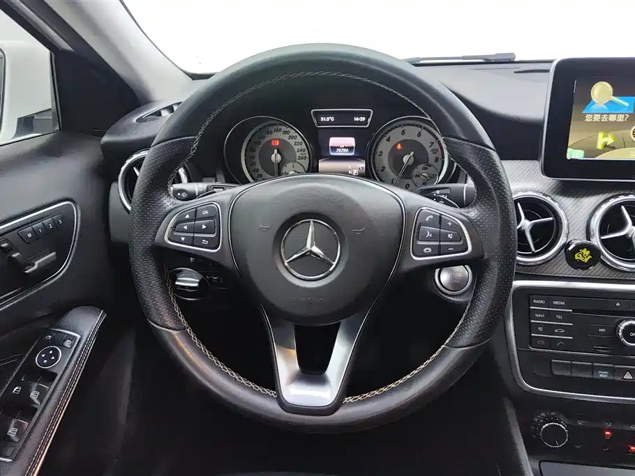 Mercedes-Benz GLA 2017 — фото 15