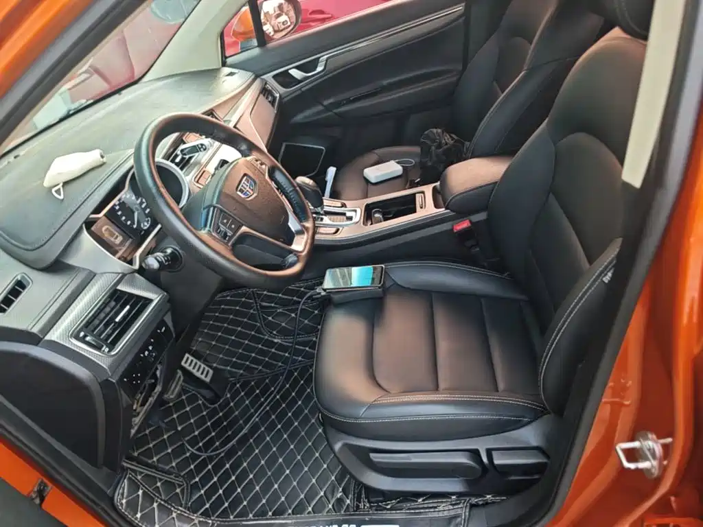 Geely Emgrand GS 2017 — фото 15