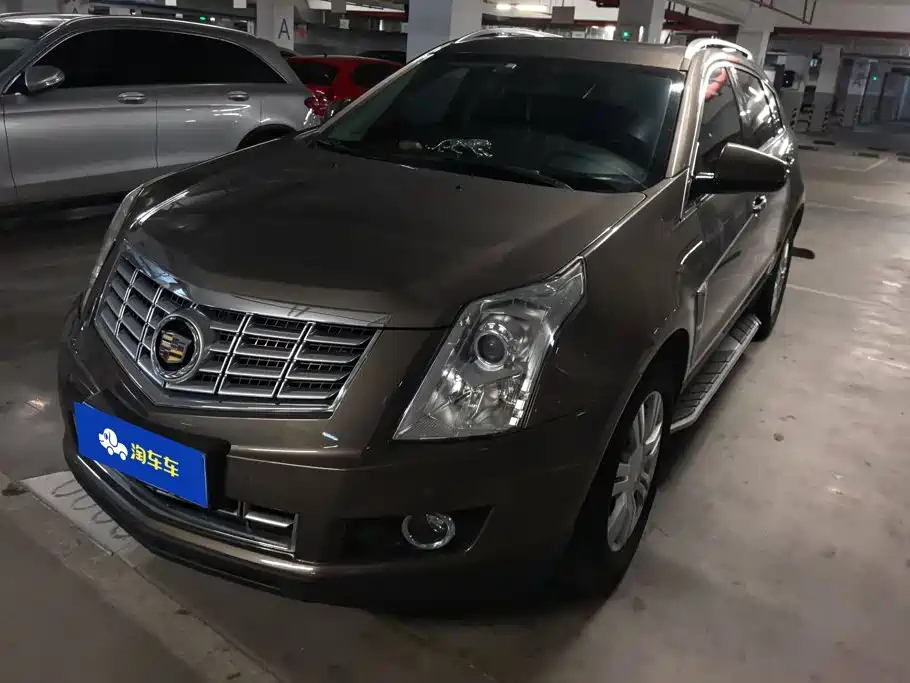 Cadillac SRX 2016 — фото 1