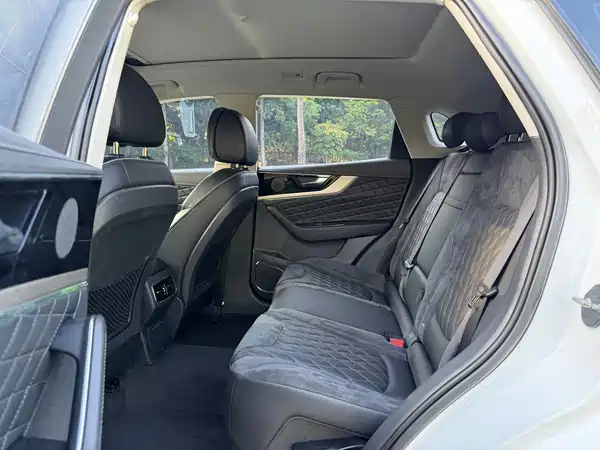 Hongqi HS5 2021