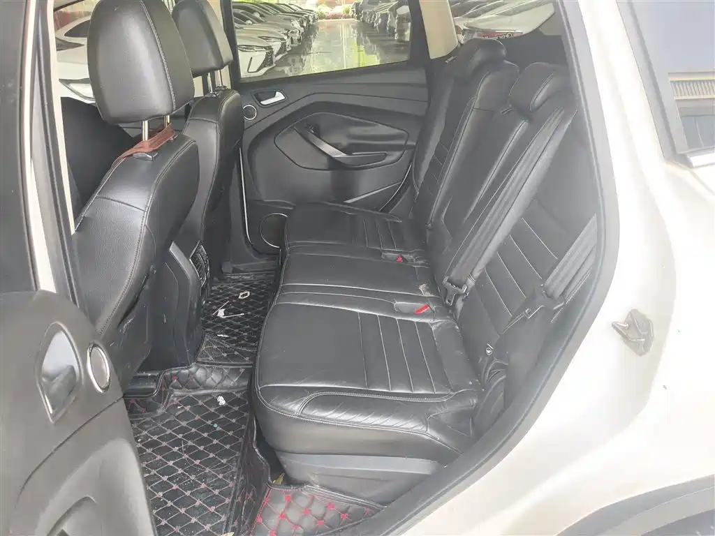 Ford Kuga 2016 — фото 17