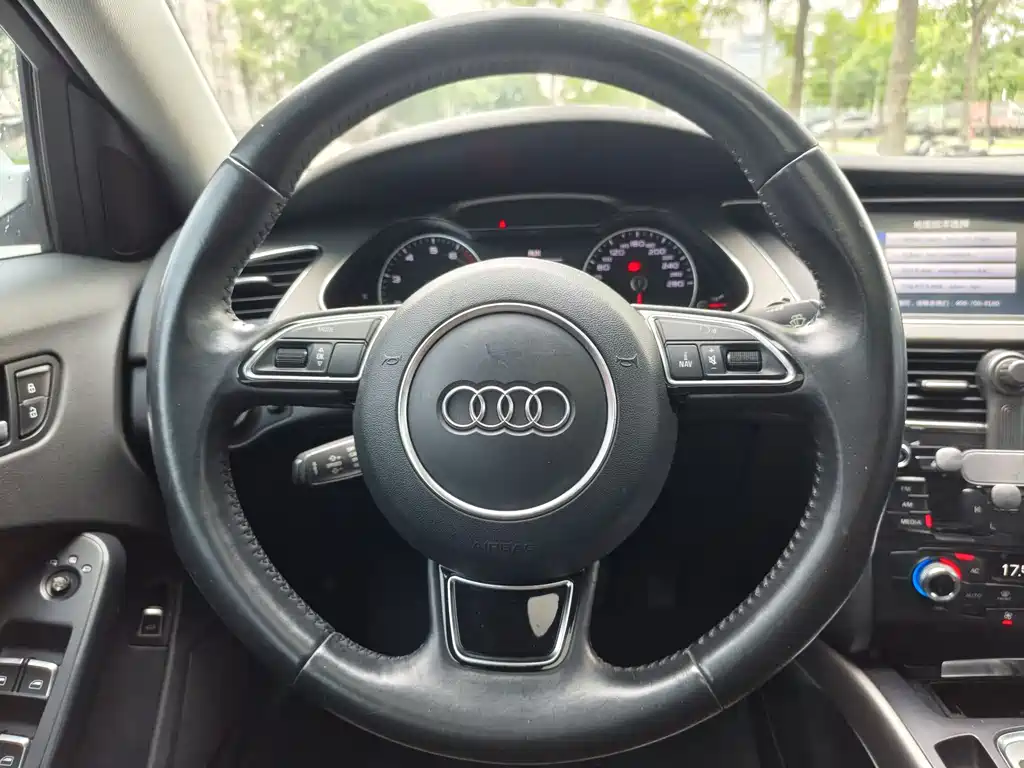 Audi A4L 2014 — фото 17