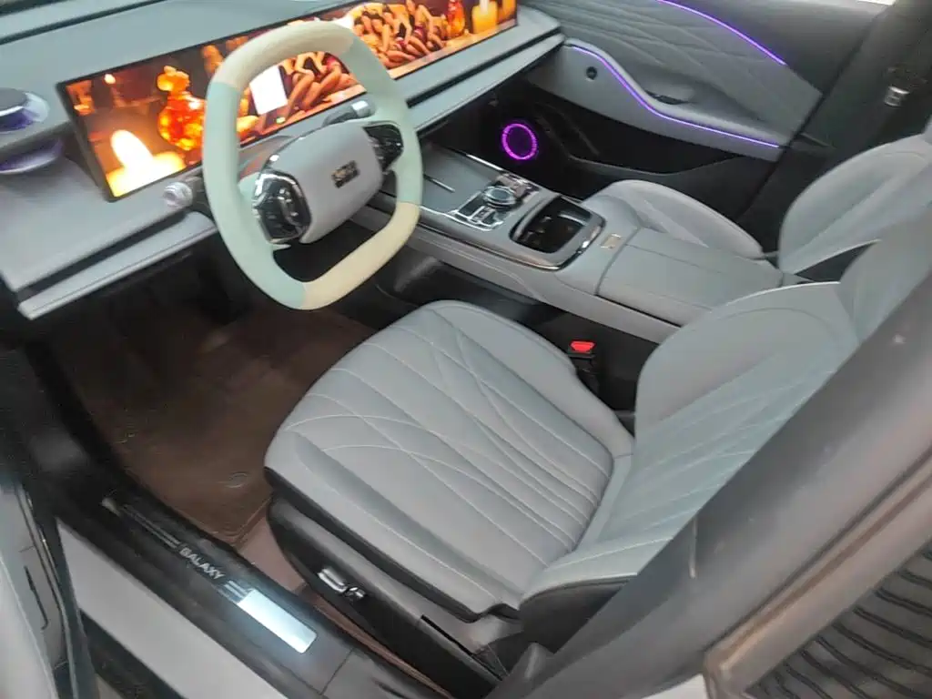 Geely Galaxy E8 2025 — фото 15