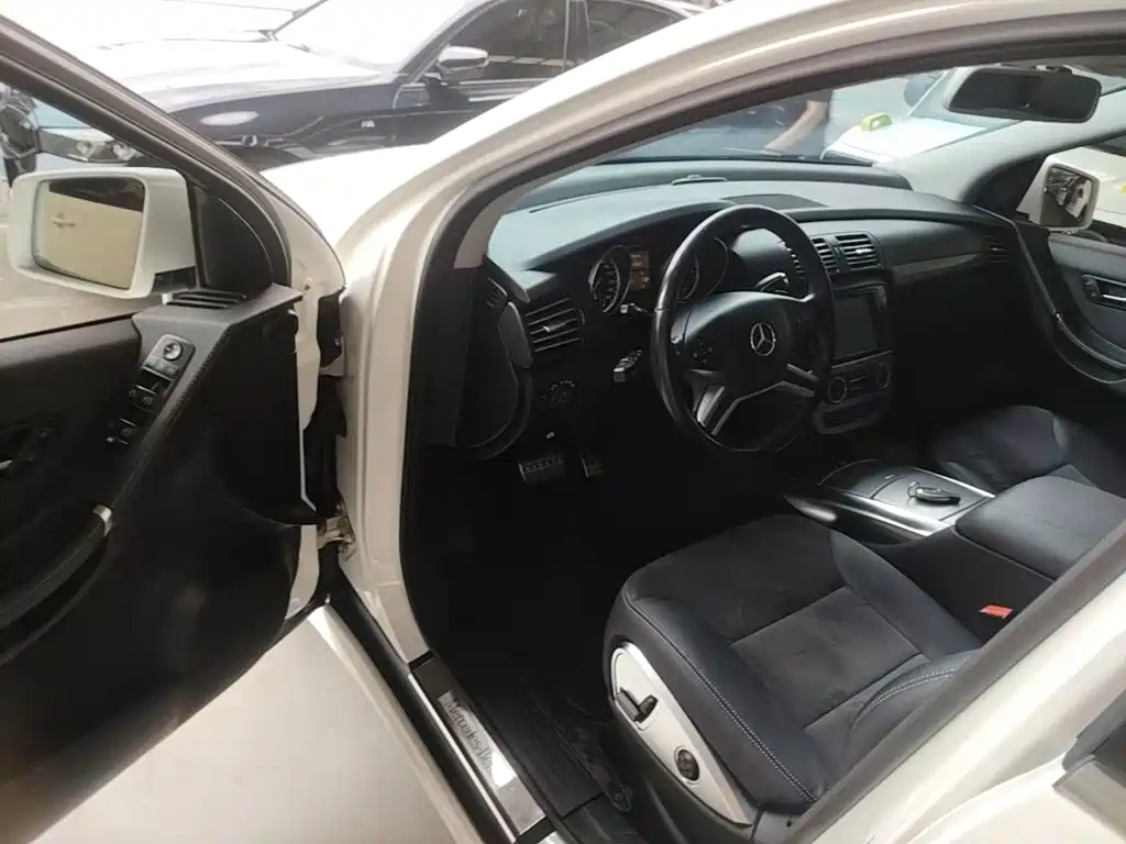 Mercedes-Benz R-Class 2015 — фото 16