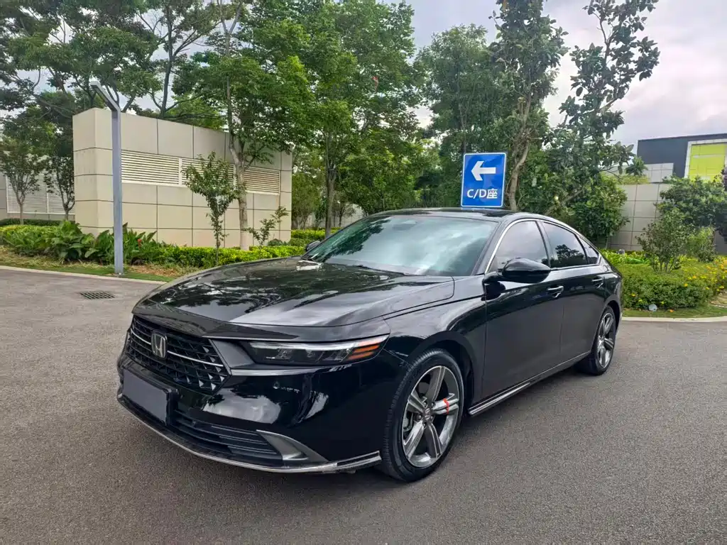 Honda Accord 2025 — фото 1