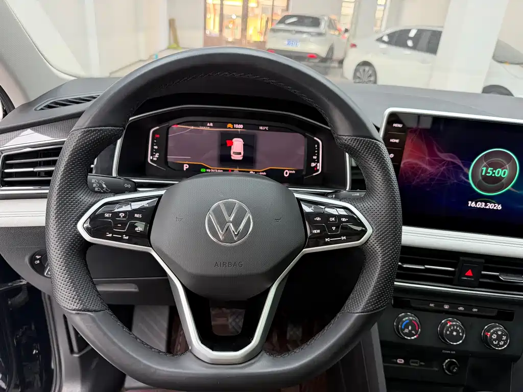 Volkswagen Tiguan L 2023 — фото 12