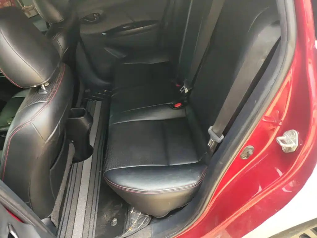Toyota Yaris L 2020 — фото 17