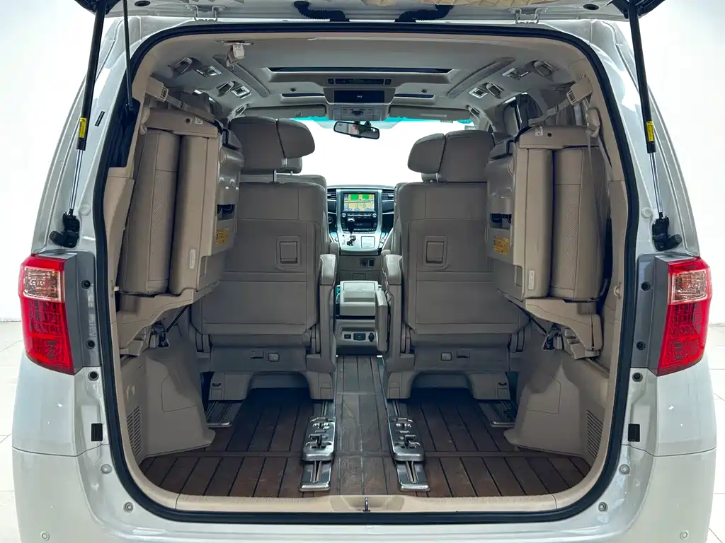 Toyota Alphard 2015 — фото 23