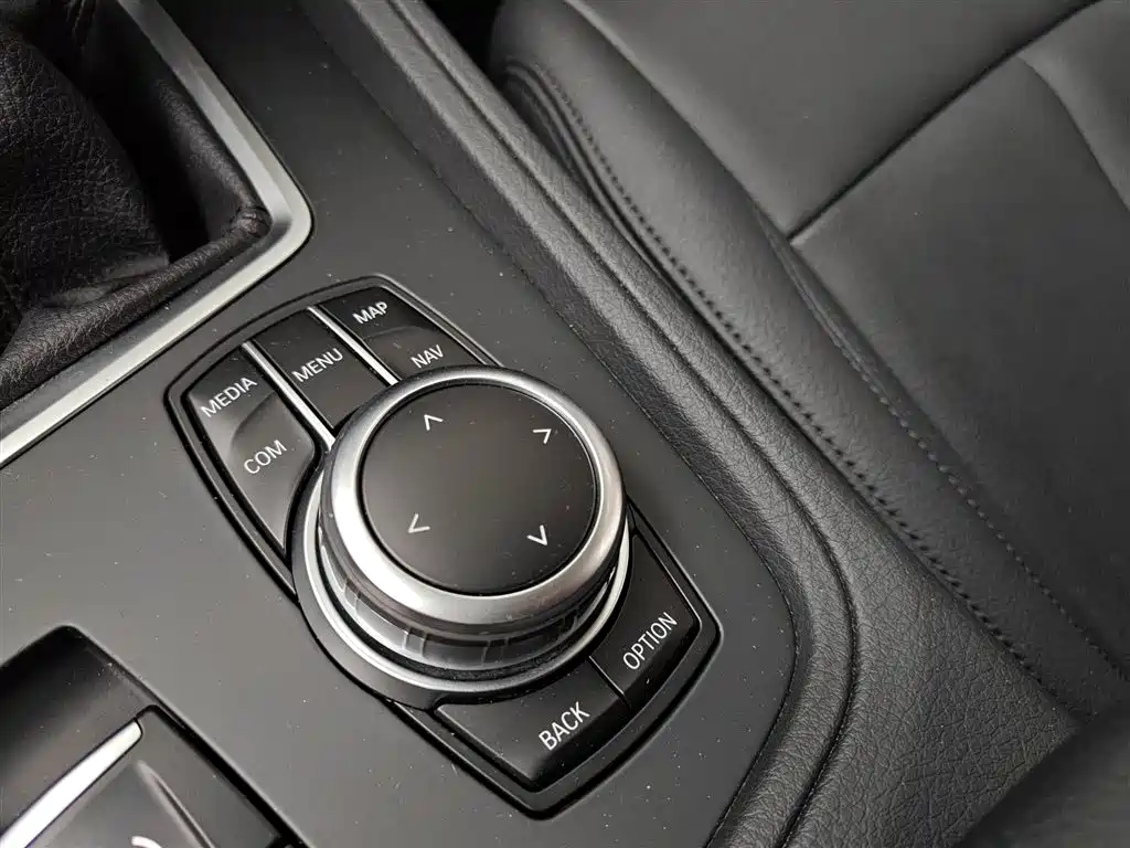 BMW 1 Series 2019 — фото 22