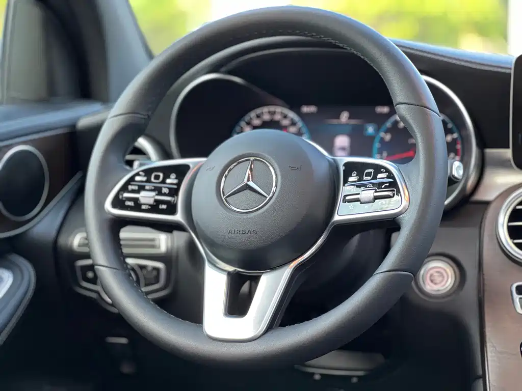 Mercedes-Benz GLC 2020 — фото 16