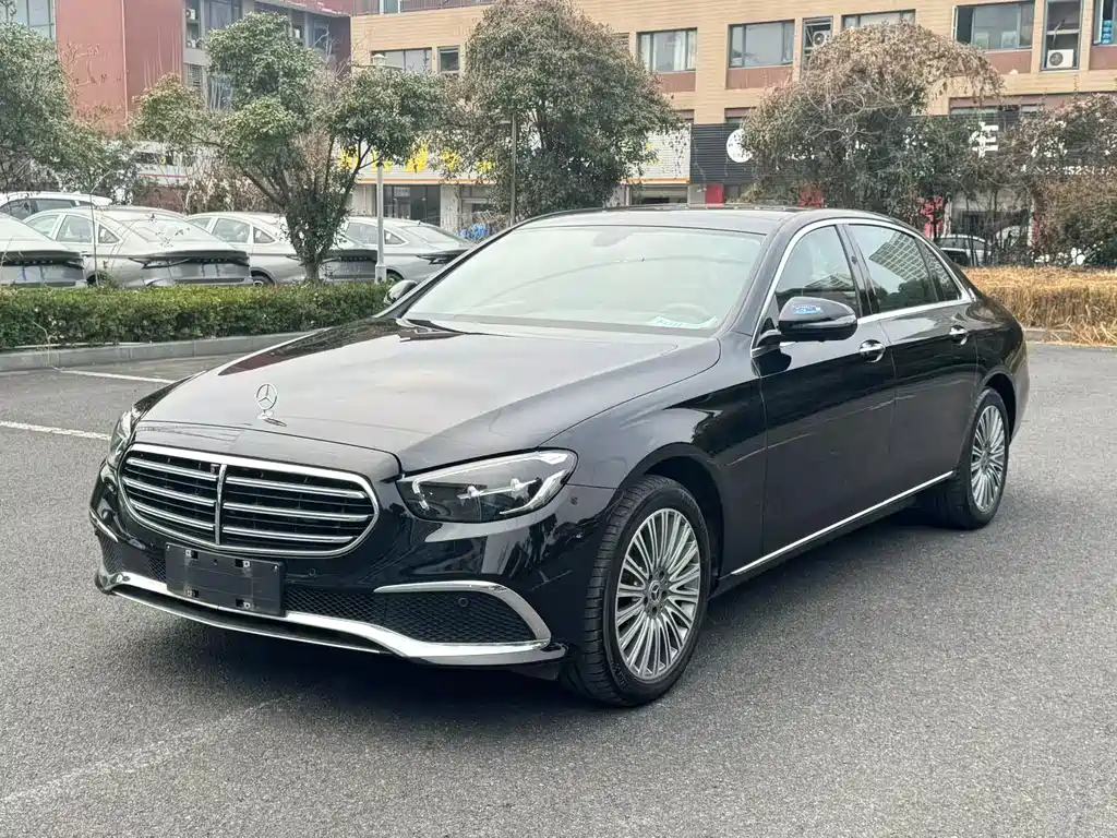 Mercedes-Benz E-Class 2022 — фото 1
