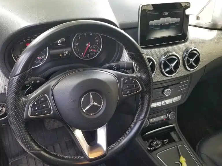 Mercedes-Benz B-Class 2015 — фото 10