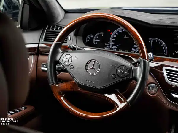 Mercedes-Benz S-Class 2010