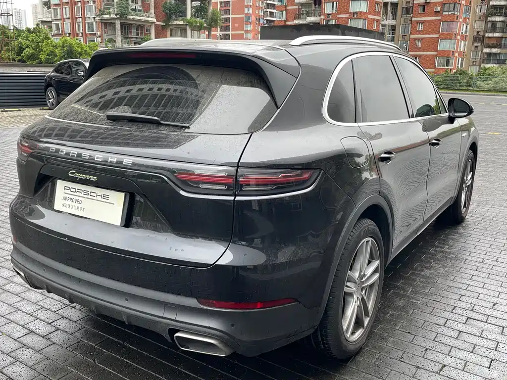Porsche Cayenne Hybrid 2021 — фото 9