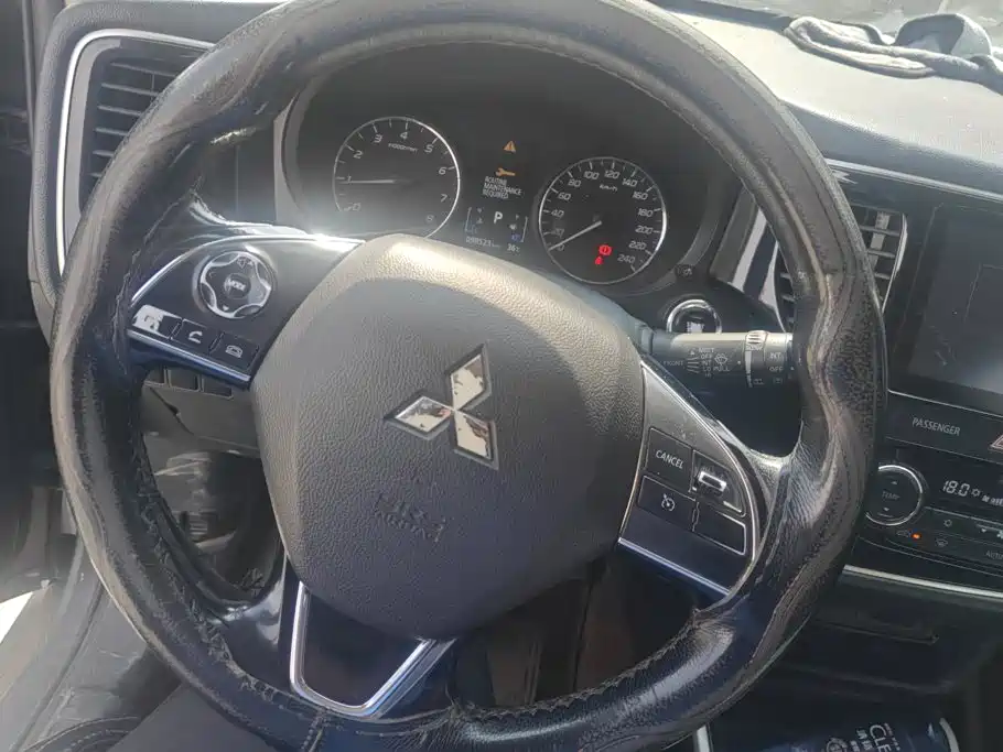 Mitsubishi Outlander 2019 — фото 15