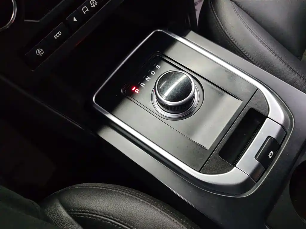 Land Rover Discovery Sport 2018 — фото 14