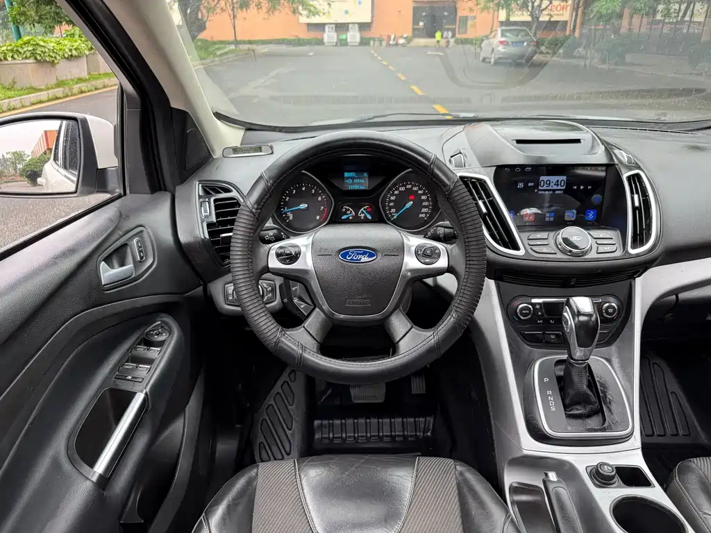 Ford Kuga 2016 — фото 13