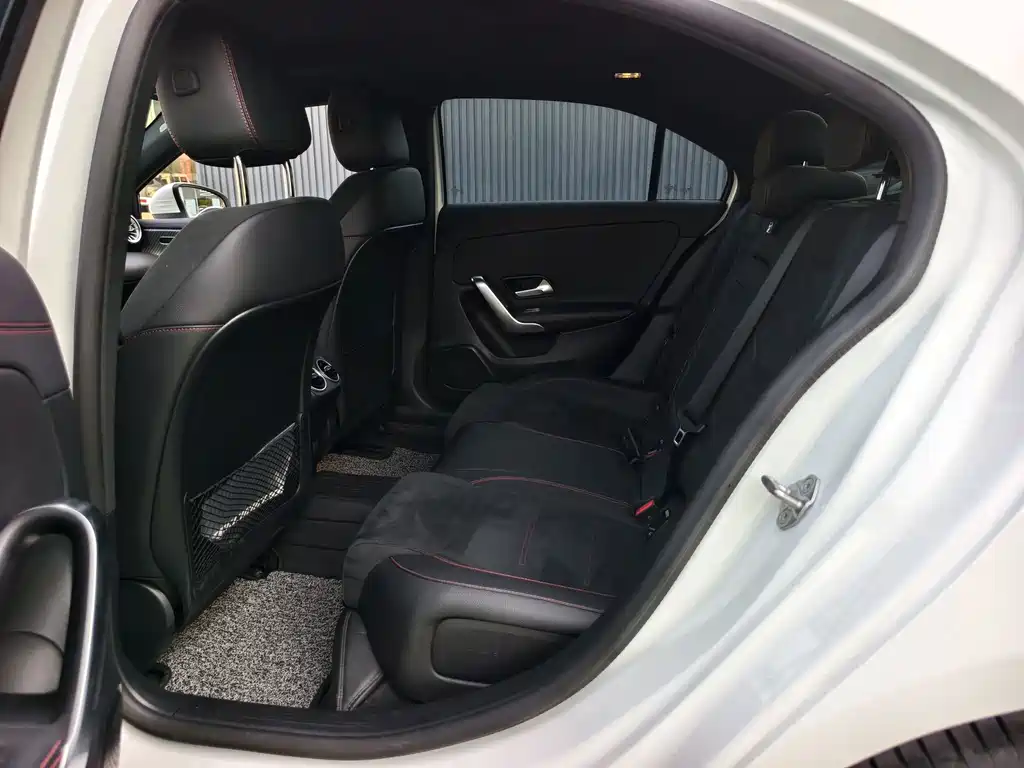Mercedes-Benz A-Class 2023 — фото 11