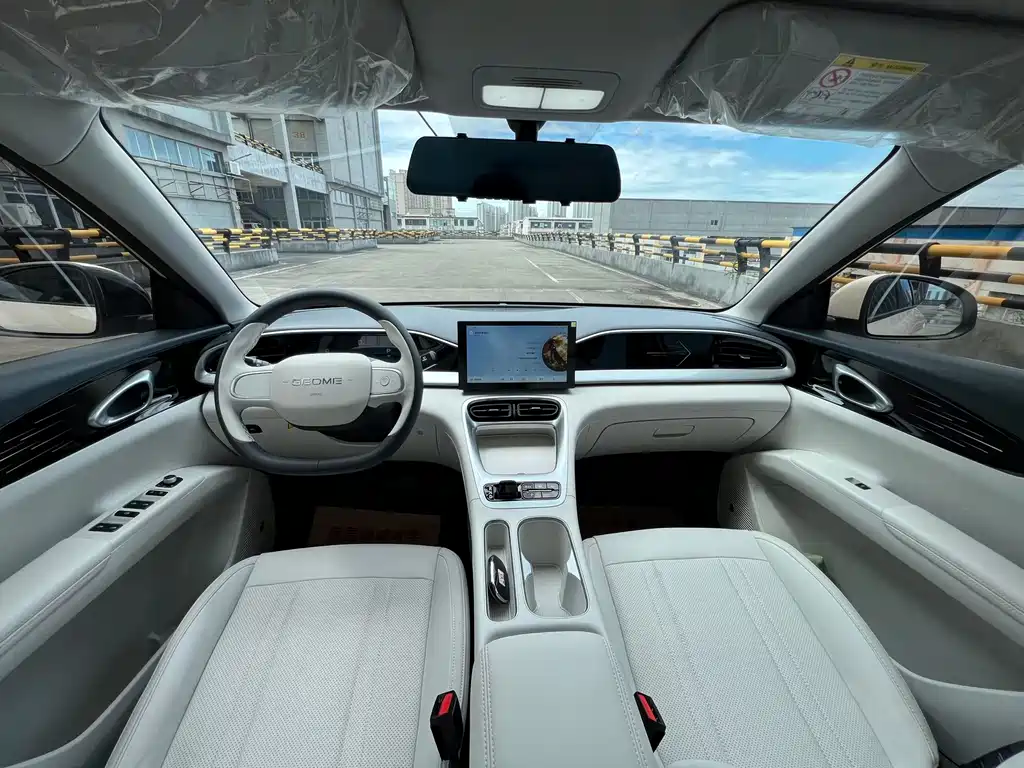 Geely Galaxy Starwish 2025 — фото 7