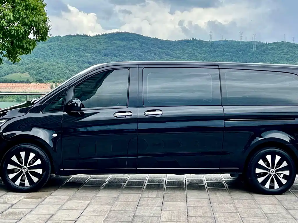 Mercedes-Benz Vito 2023 — фото 7
