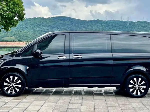 Mercedes-Benz Vito 2023