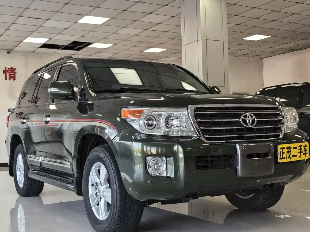 Toyota Land Cruiser 2013 — фото 3