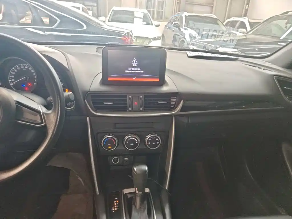 Mazda CX-4 2019 — фото 13