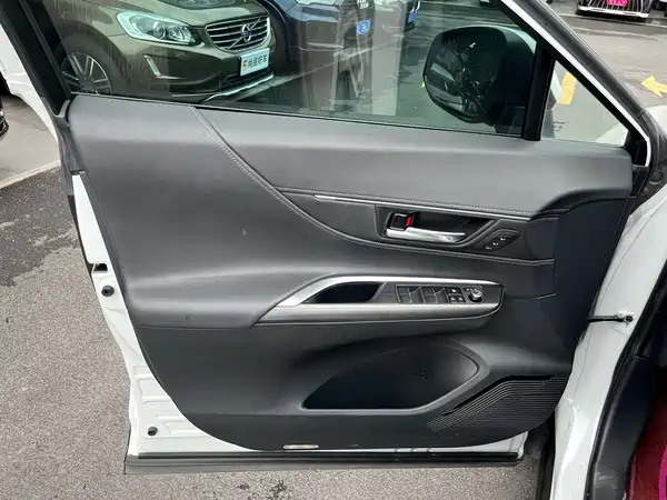 Toyota Harrier 2022