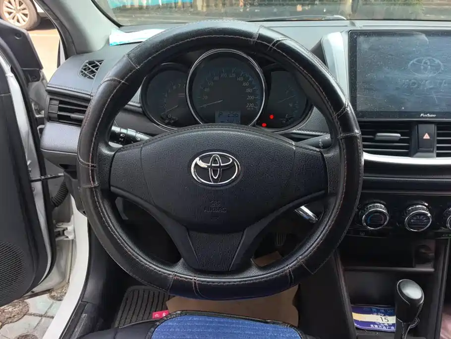 Toyota Yaris L 2018 — фото 15