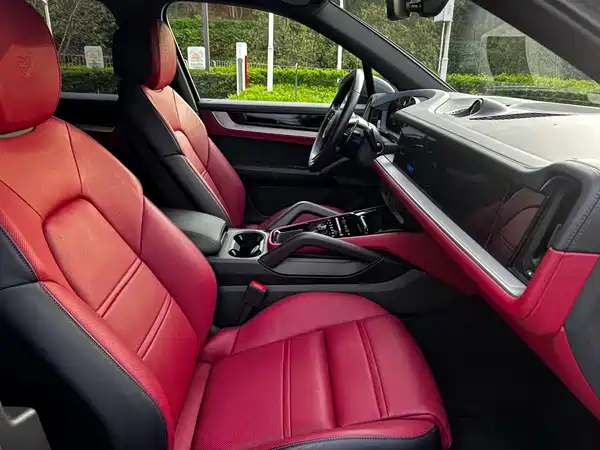 Porsche Cayenne 2025