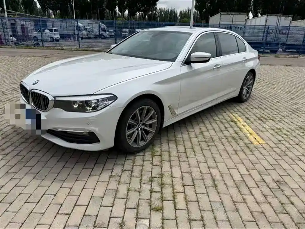 BMW 5 Series 2017 — фото 1