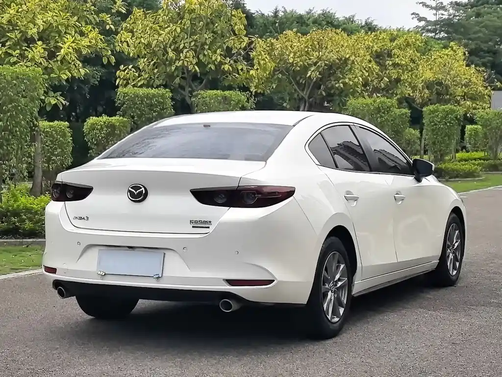 Mazda 3 Axela 2020 — фото 3