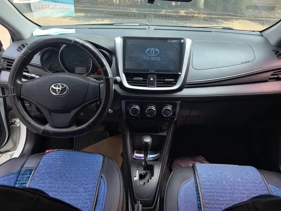 Toyota Yaris L 2018 — фото 12