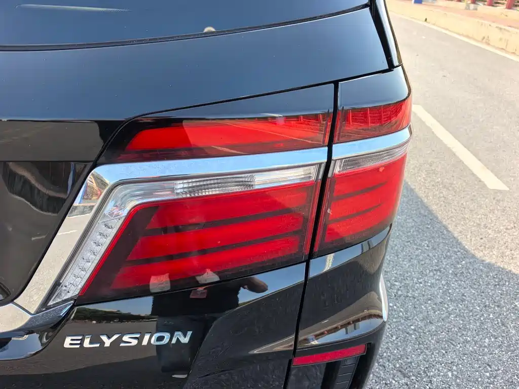 Honda Elysion 2018 — фото 17