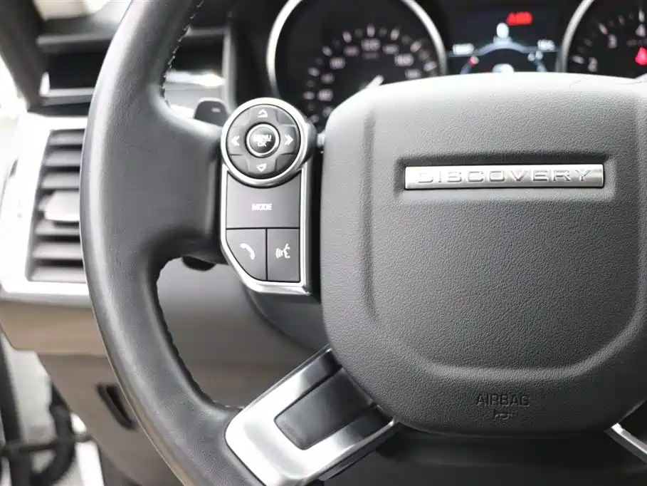 Land Rover Discovery 2018 — фото 16