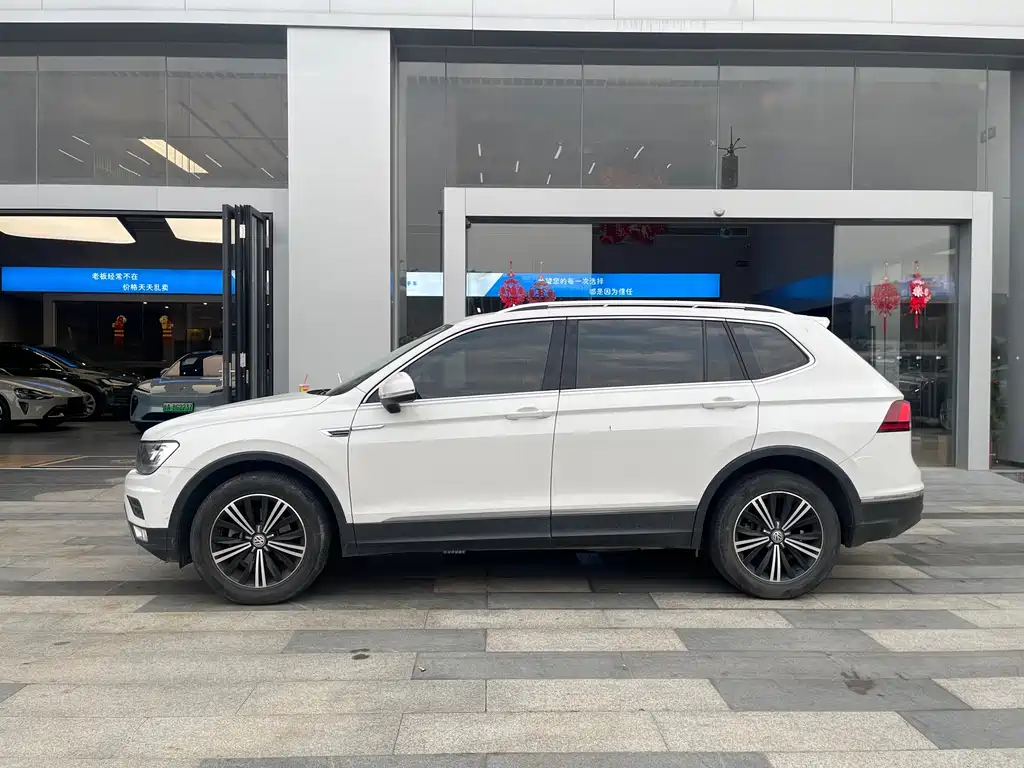 Volkswagen Tiguan L 2020 — фото 4