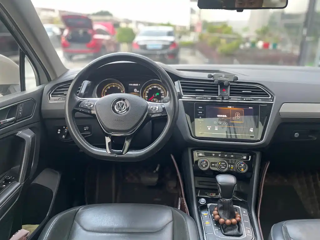 Volkswagen Tiguan L 2020 — фото 14